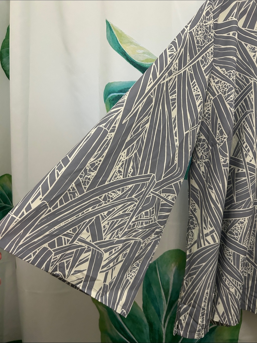 Manaola XXL Sage & Cream Hala Print Top - Picture 3 of 4
